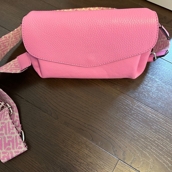 Crossbody leather bag - Picture 14 of 15